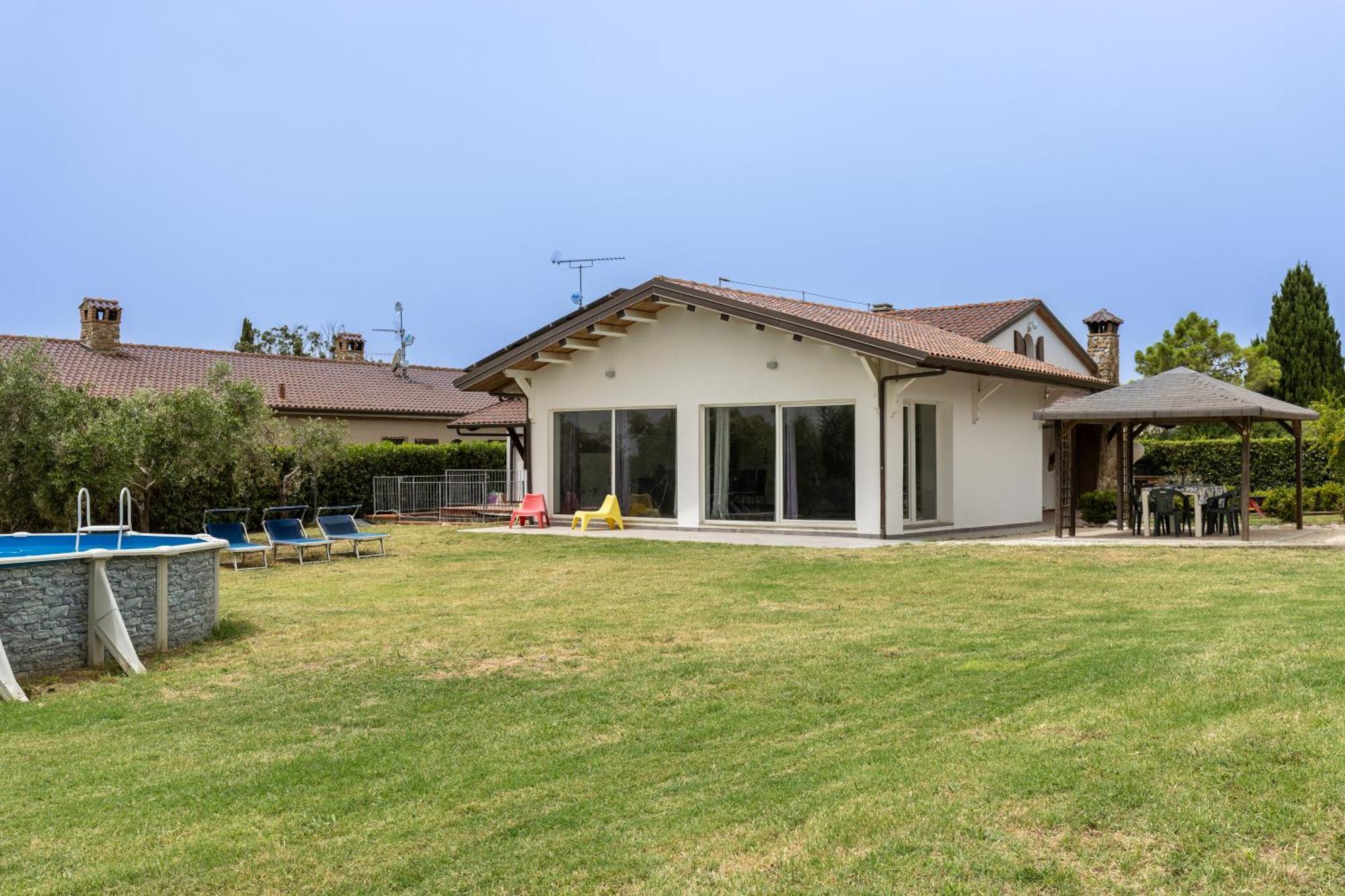 - In Collina Vista Mare Con Piscina Privata Villa *