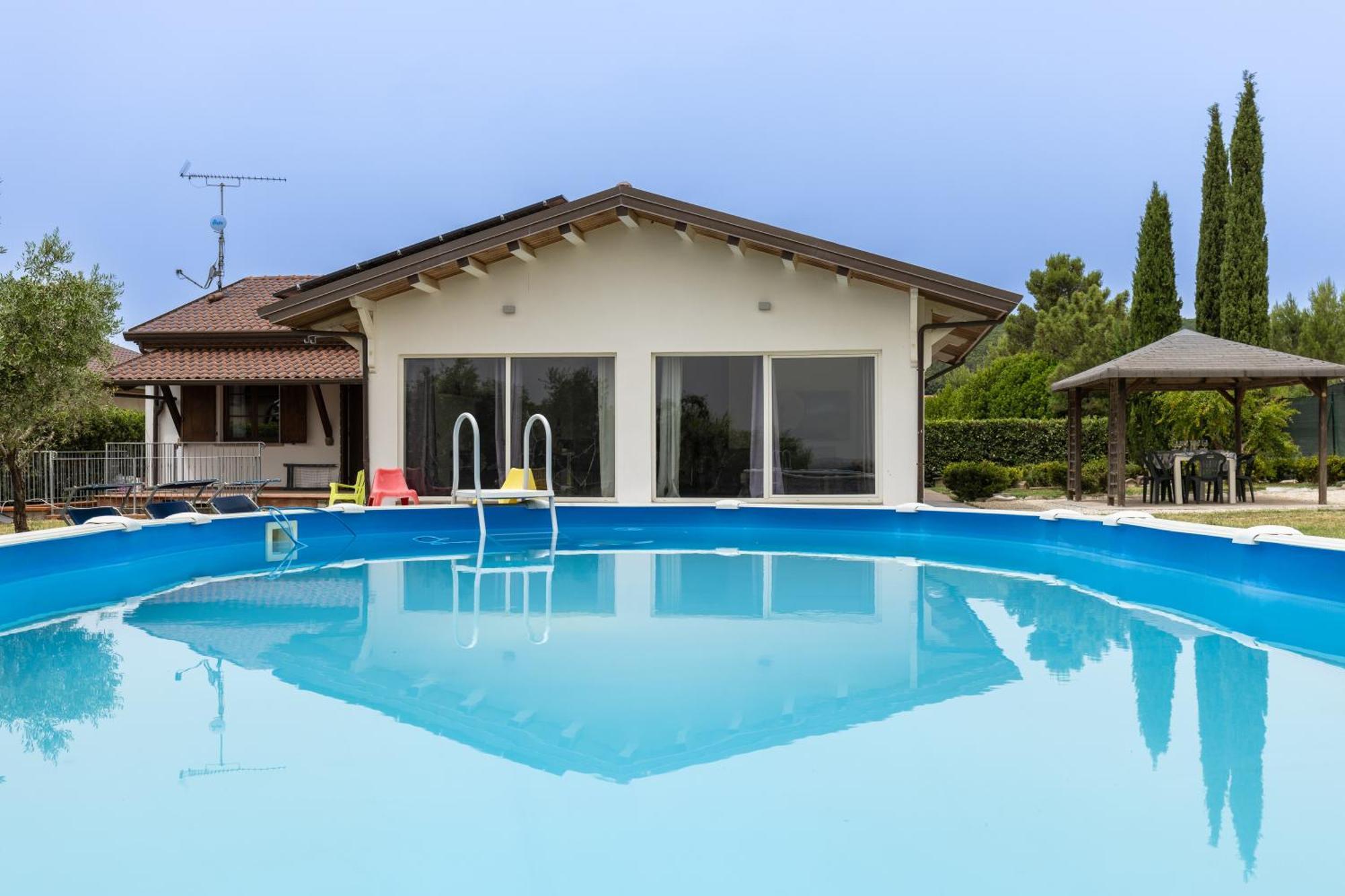 - In Collina Vista Mare Con Piscina Privata Castiglioncello